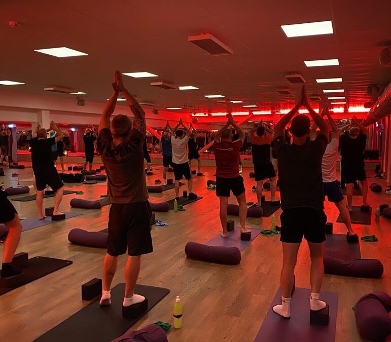 YOGA FÖR MÄN